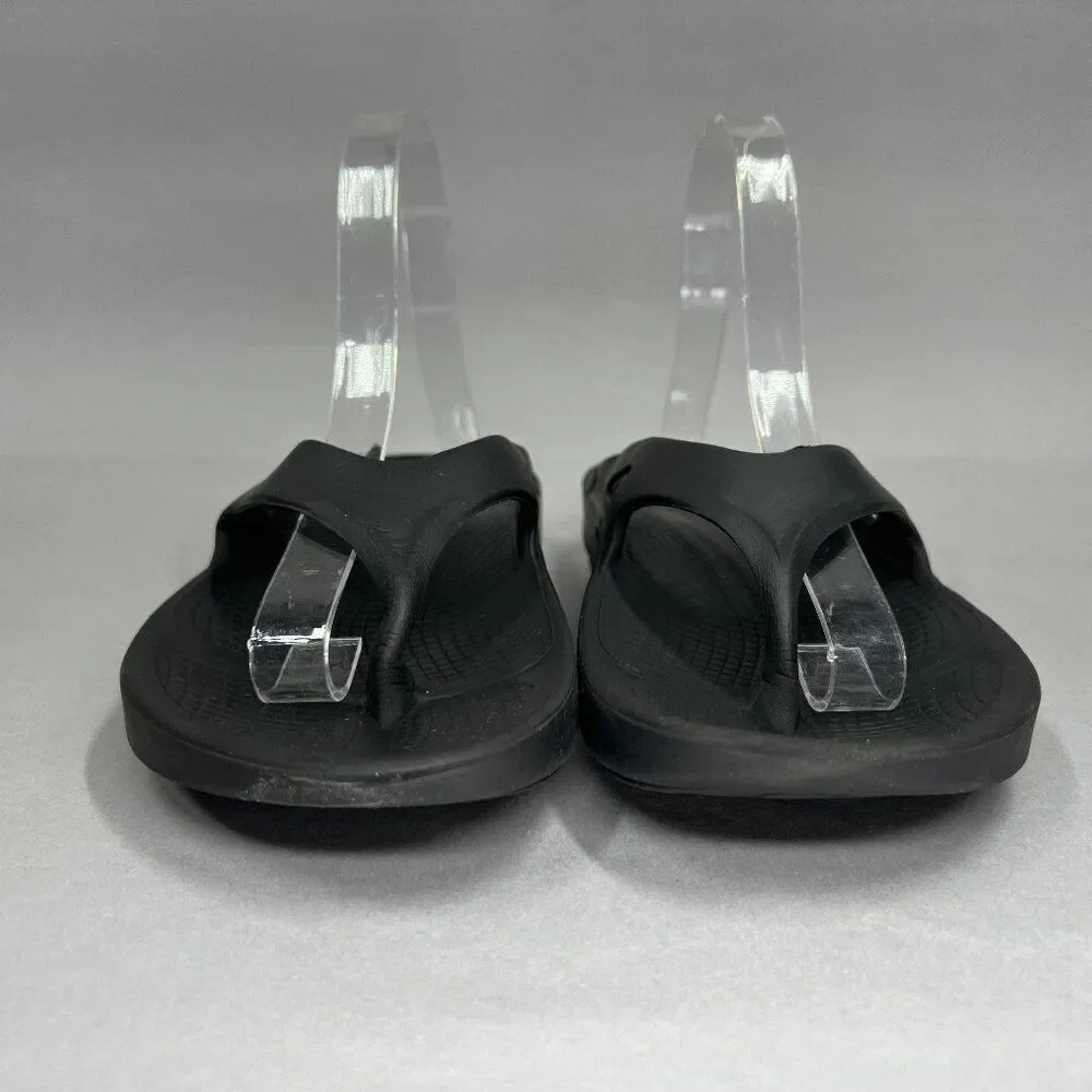 Oofos Women's Size 7 Black Original Sport‎ Flip Flop Sandals